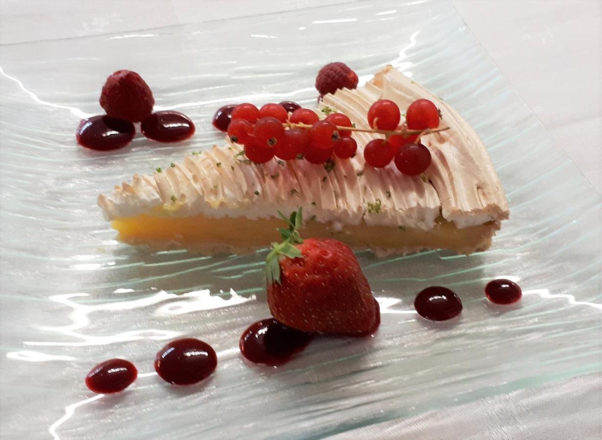Logis La Rose Des Vents Hotel Волвик Екстериор снимка
