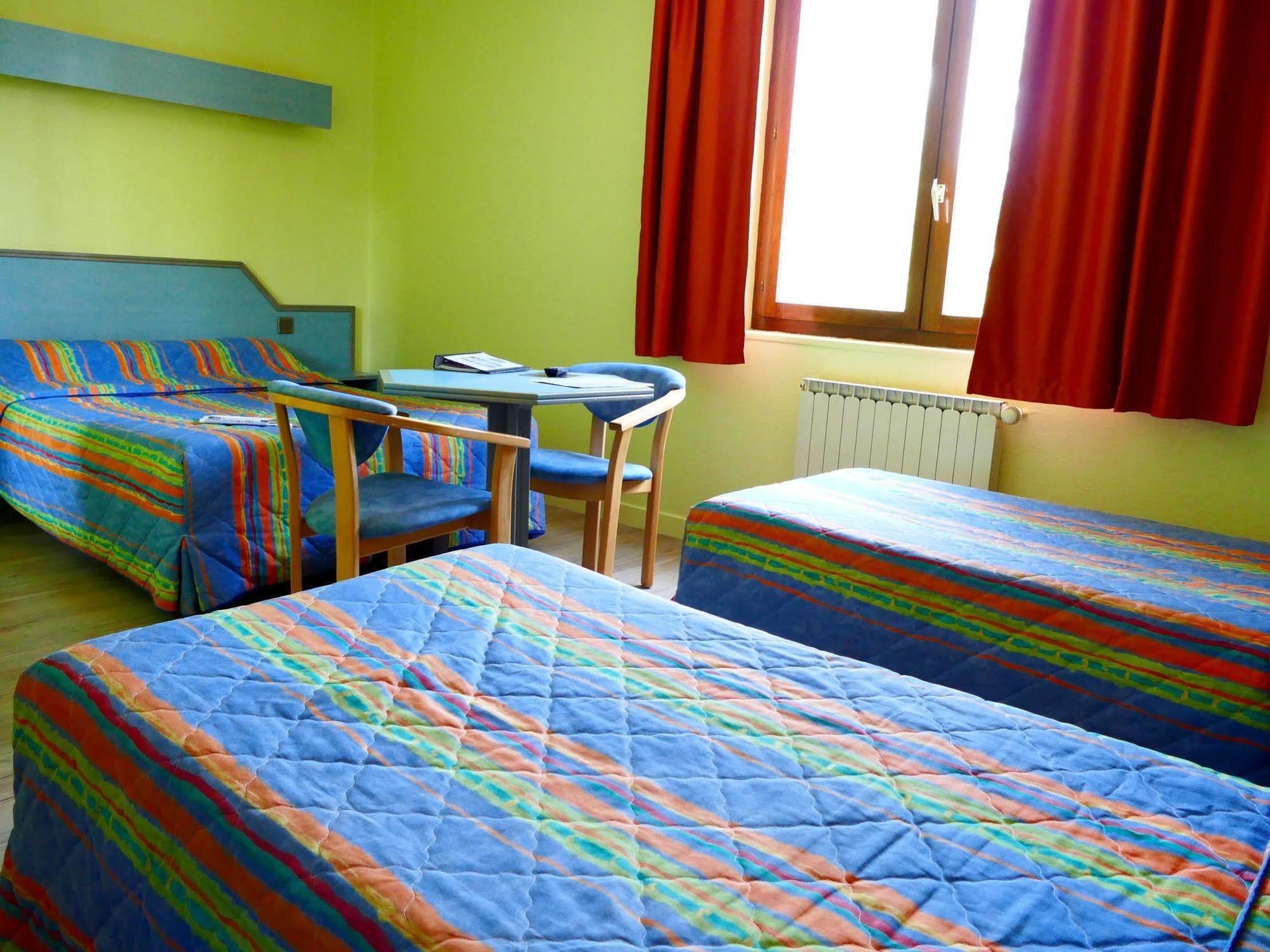 Logis La Rose Des Vents Hotel Волвик Екстериор снимка