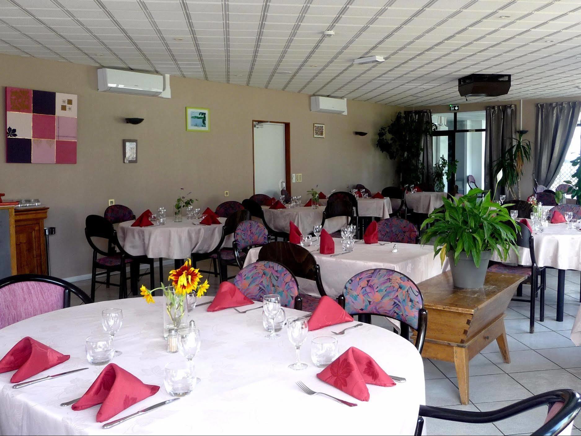 Logis La Rose Des Vents Hotel Волвик Екстериор снимка