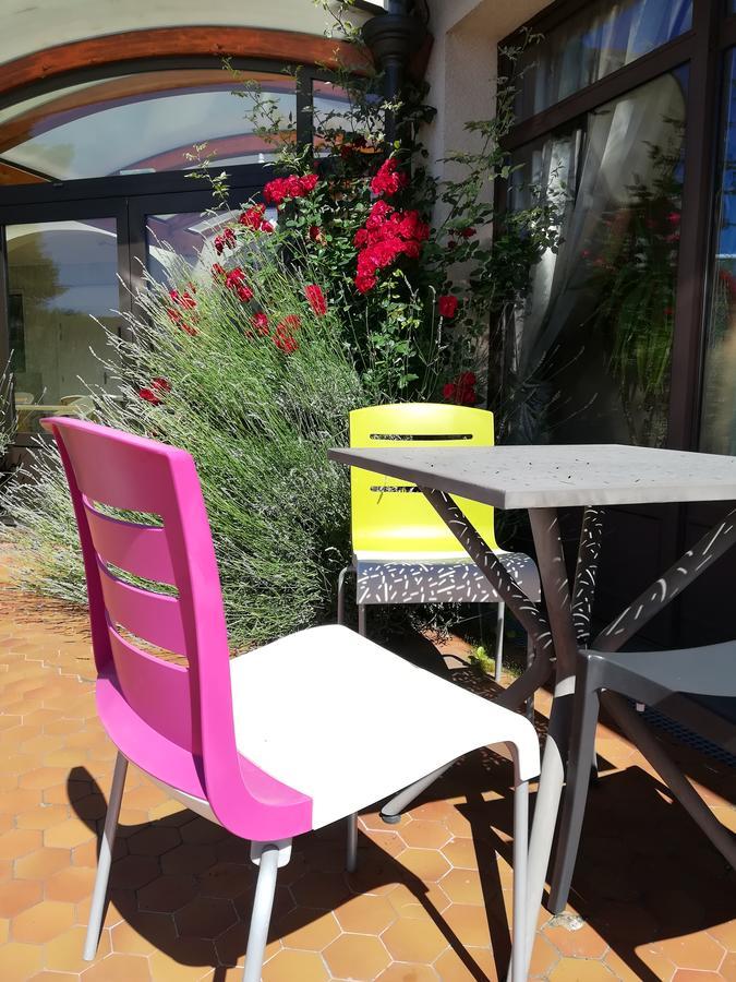 Logis La Rose Des Vents Hotel Волвик Екстериор снимка