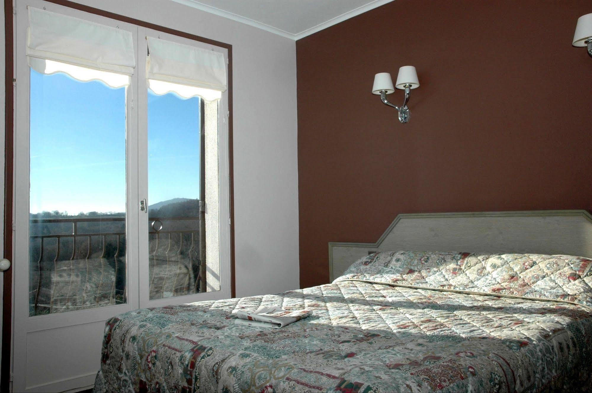 Logis La Rose Des Vents Hotel Волвик Екстериор снимка