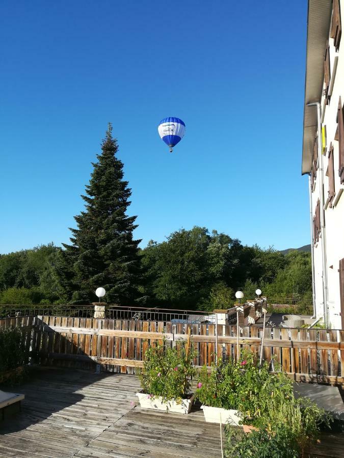 Logis La Rose Des Vents Hotel Волвик Екстериор снимка